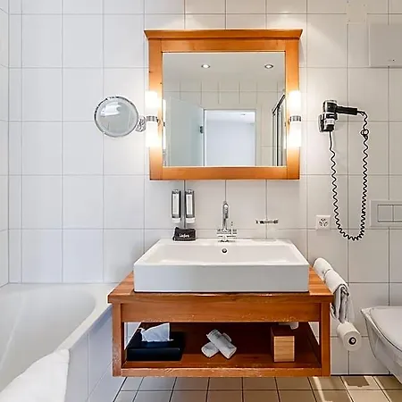 Отель Edelweiss Superior 3*